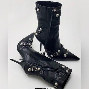 Point Toe Stiletto Heeled Boots! Worn once! size 8.5